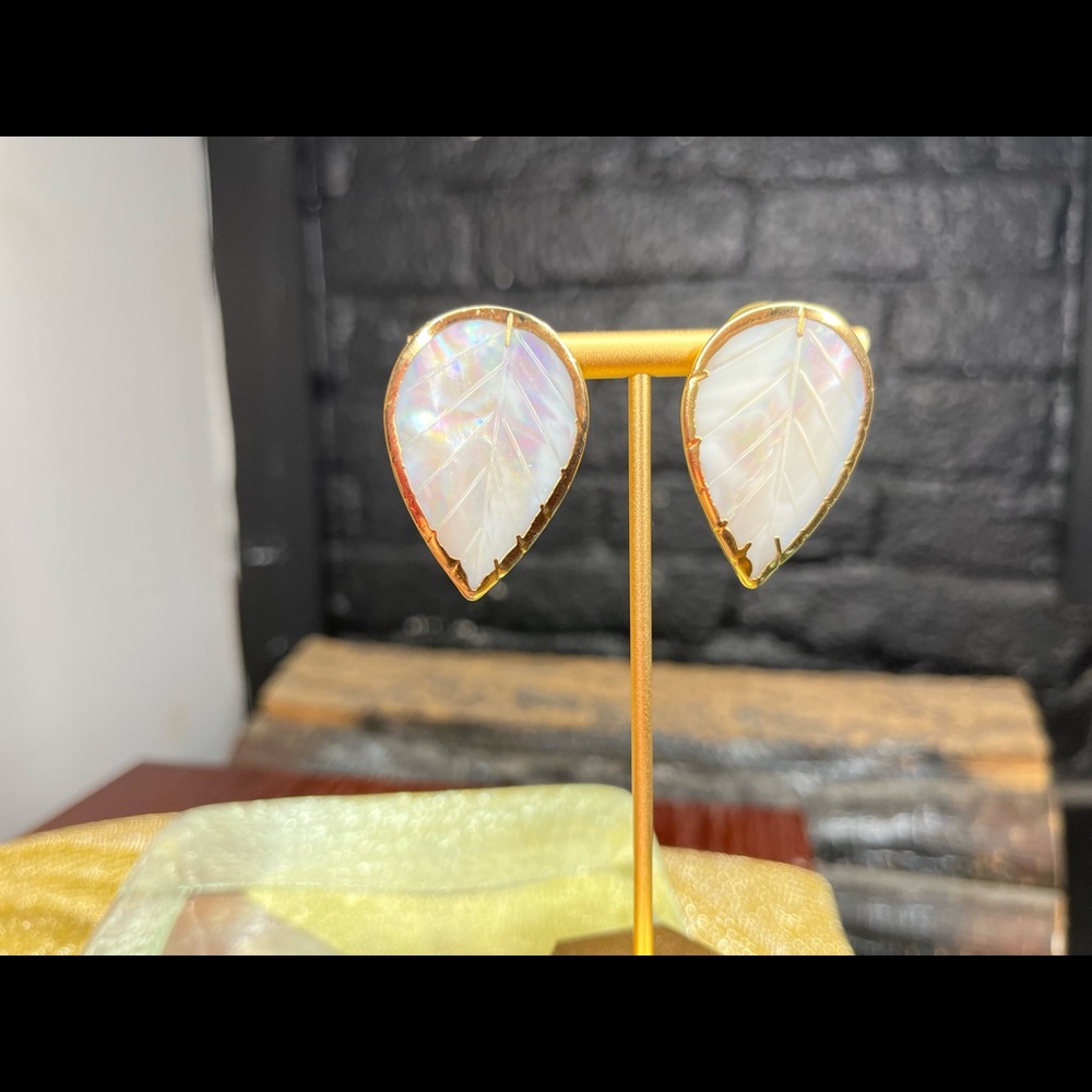Mother of Pearl Teardrop Studs